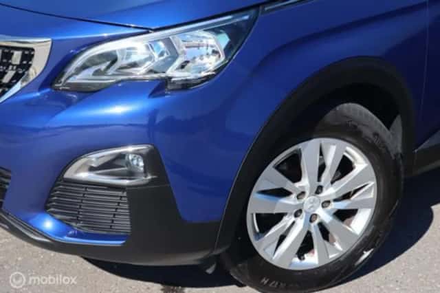Peugeot 3008 (2017) thumbnail 3
