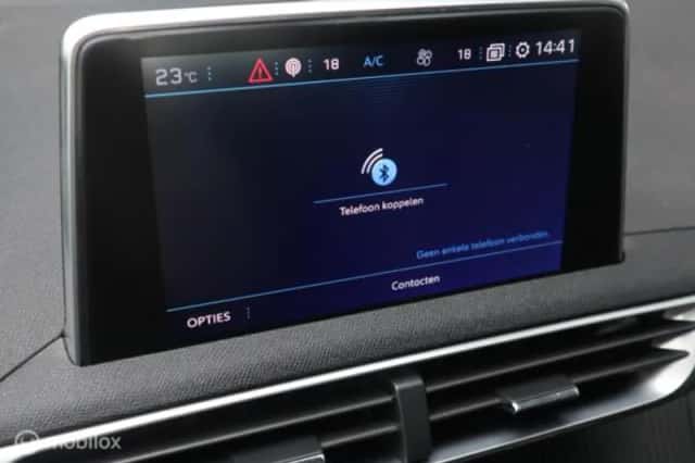 Peugeot 3008 (2017) thumbnail 22