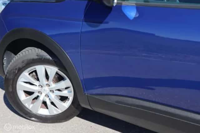Peugeot 3008 (2017) thumbnail 6