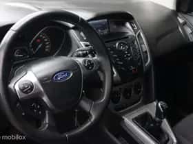 Ford Focus thumbnail 11