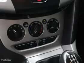 Ford Focus thumbnail 15