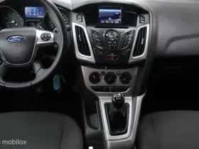 Ford Focus thumbnail 16