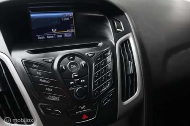 Ford Focus (2014) thumbnail 17