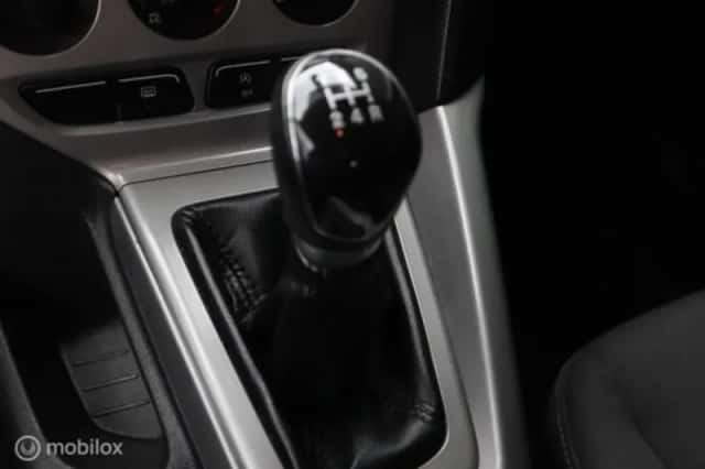 Ford Focus (2014) thumbnail 22