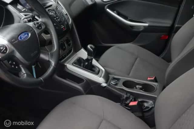 Ford Focus (2014) thumbnail 23
