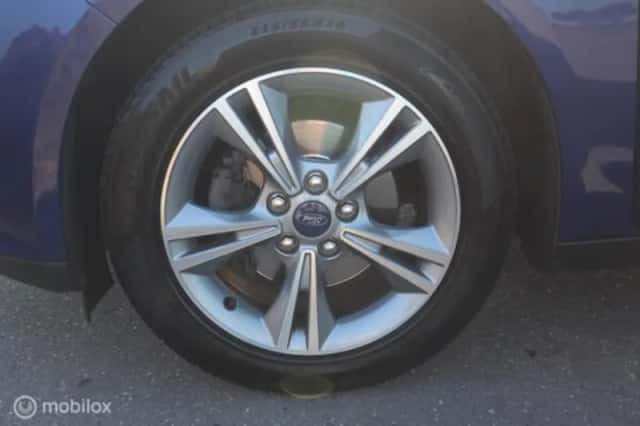 Ford Focus (2014) thumbnail 30