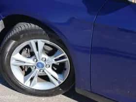 Ford Focus thumbnail 5