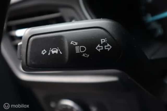 Ford Focus (2023) thumbnail 11
