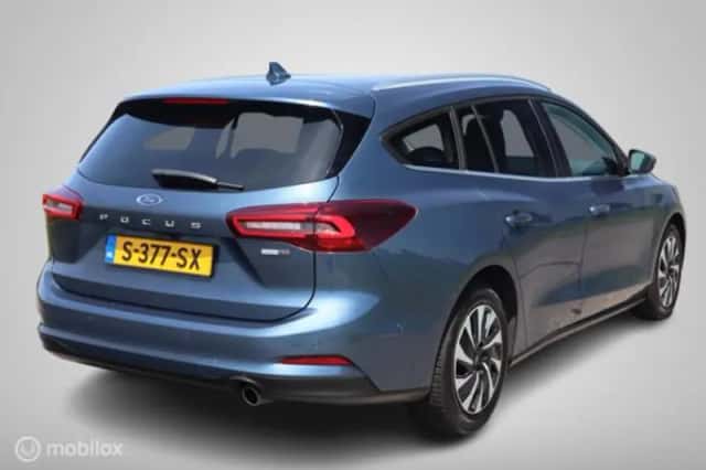 Ford Focus (2023) thumbnail 3