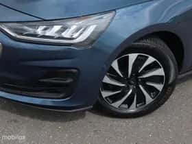 Ford Focus (2023) thumbnail 3