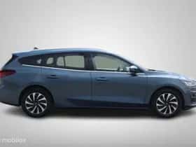Ford Focus (2023) thumbnail 8