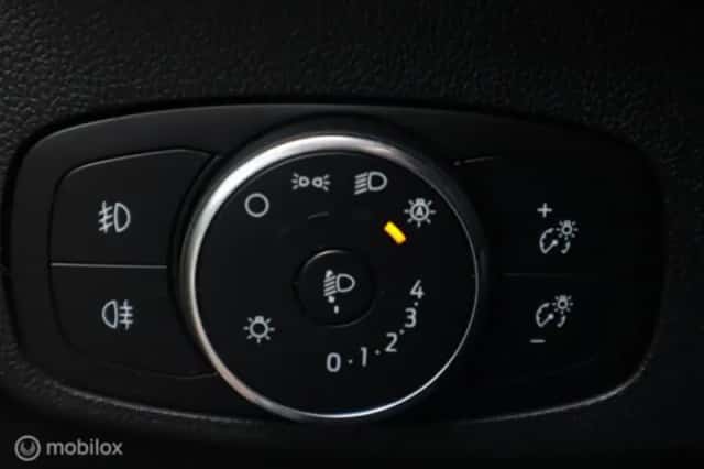 Ford Focus (2023) thumbnail 10