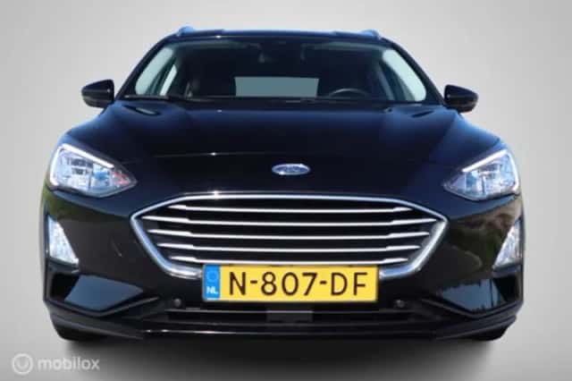 Ford Focus (2021) thumbnail 4