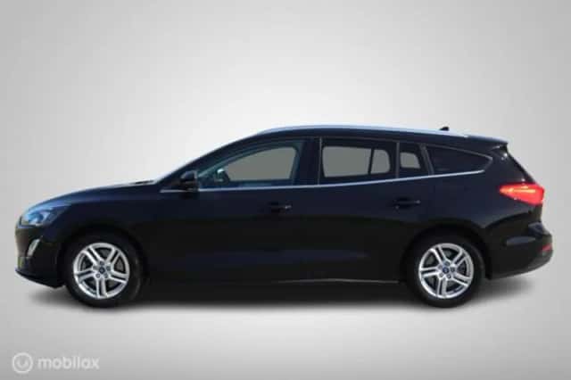 Ford Focus (2021) thumbnail 6