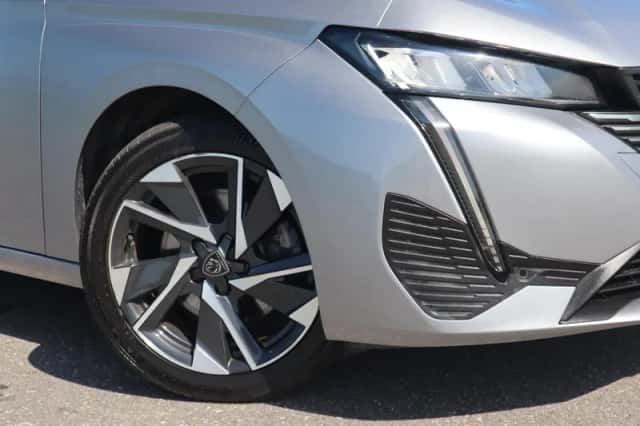 Peugeot 308 (2023) thumbnail 2