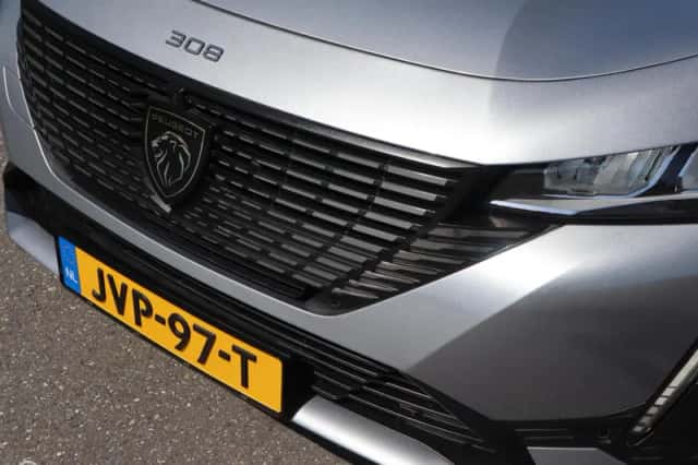 Peugeot 308 (2023) thumbnail 5