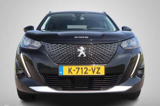 Peugeot 2008 (2021) thumbnail 4