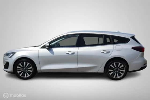 Ford Focus (2023) thumbnail 6