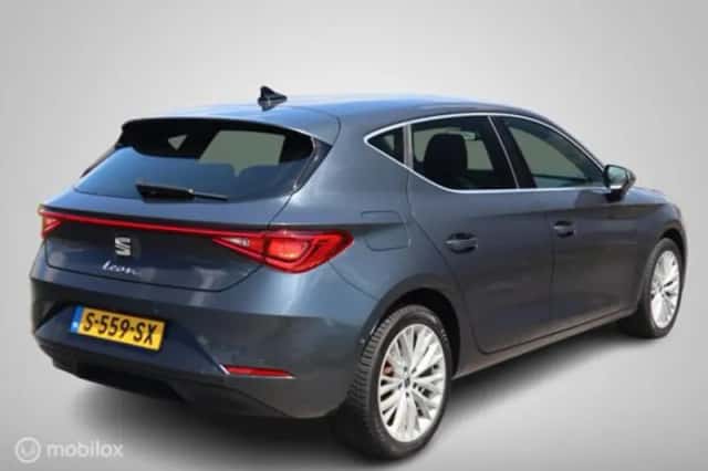 SEAT Leon (2023) thumbnail 4