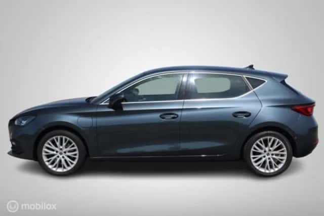 SEAT Leon (2023) thumbnail 6