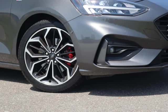 Ford Focus (2019) thumbnail 2