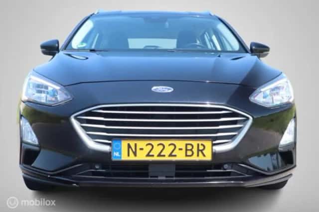 Ford Focus (2021) thumbnail 5