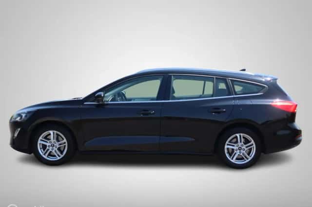 Ford Focus (2021) thumbnail 5