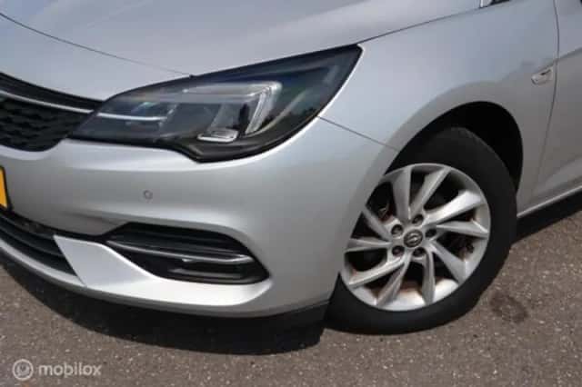 Opel Astra (2021) thumbnail 2