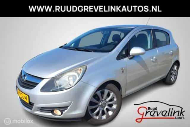Opel Corsa (2011) thumbnail 1