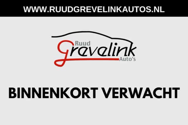 Volkswagen Golf (2022) thumbnail 1