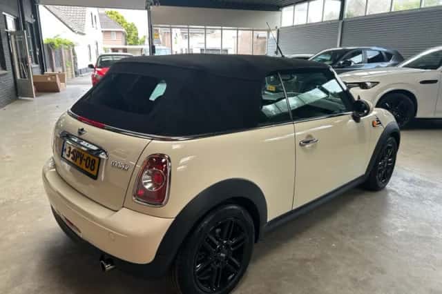 MINI Cabrio (2025) thumbnail 4