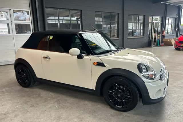 MINI Cabrio (2025) thumbnail 5