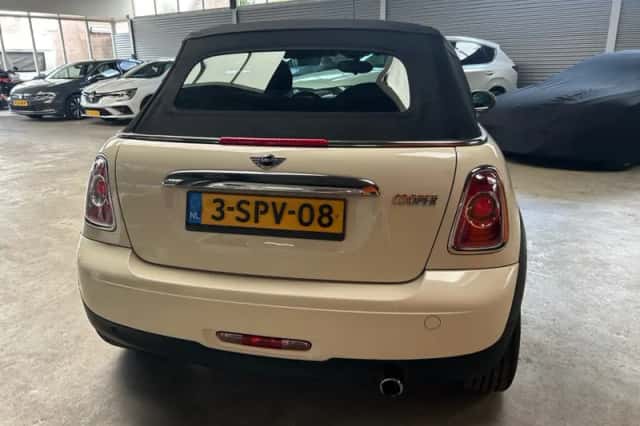 MINI Cabrio (2025) thumbnail 6