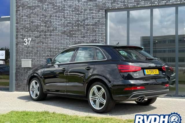 Audi Q3 (2015) thumbnail 6