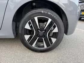 Peugeot 208 (2025) thumbnail 3