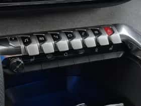 Peugeot 3008 (2023) thumbnail 41