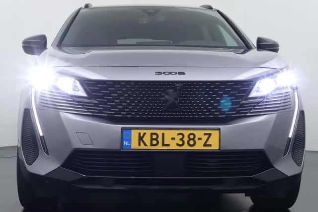 Peugeot 3008 (2022) thumbnail 5
