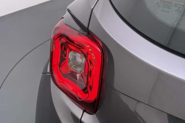 Jeep Renegade (2020) thumbnail 2