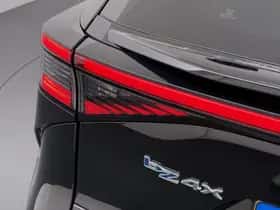 Toyota bZ4X (2024) thumbnail 2