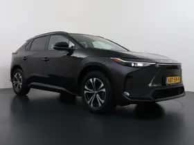 Toyota bZ4X (2024) thumbnail 3