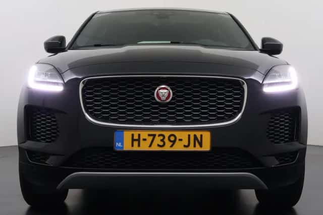 Jaguar E-Pace (2020) thumbnail 4