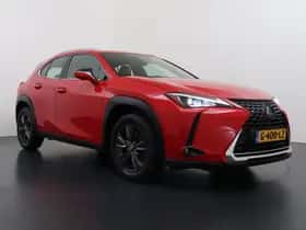 Lexus UX (2019) thumbnail 3