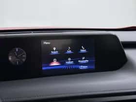 Lexus UX (2019) thumbnail 29