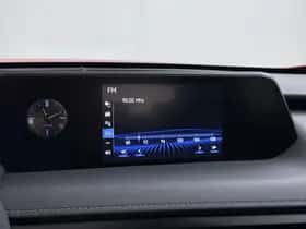 Lexus UX (2019) thumbnail 31