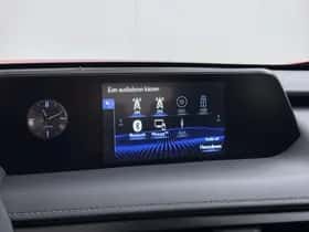 Lexus UX (2019) thumbnail 32