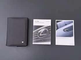 Lexus UX (2019) thumbnail 38