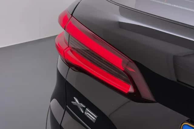 BMW X5 (2021) thumbnail 2