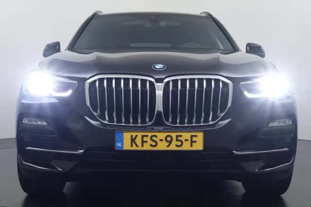 BMW X5 (2021) thumbnail 4