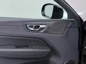 Volvo XC60 (2024) thumbnail 17