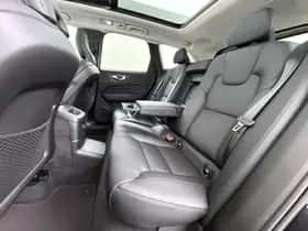 Volvo XC60 (2024) thumbnail 24